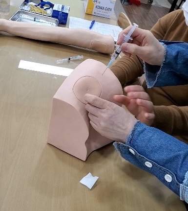 떨리는 기본수업 주사 실습^^